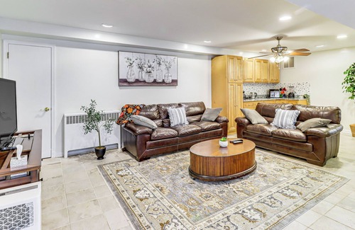 Hillandale Apartment | 7 Mi to DC: Charming Apartment in Silver Spring!