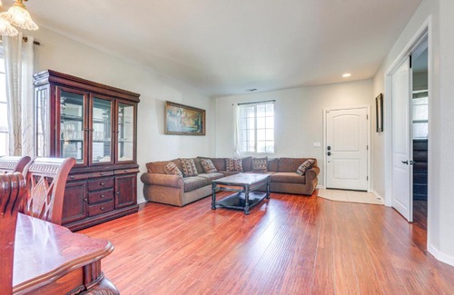 Roseville House | 7 Mi to Dtwn Home with Fenced Yard in Roseville!
