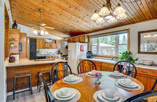 Pickett House | 7 Mi to Eldorado Marsh Family Home with Pool