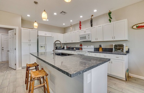 Sunridge Estates Cottage | 7 Mi to Golf: Mtn-view Retreat in Bullhead City
