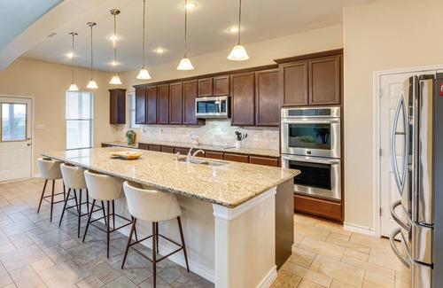 Bonanza House | 7 Mi to Lake Casa Blanca: Laredo Family Home!