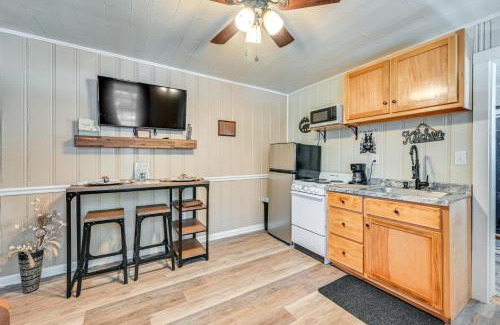 Cave City Apartment | 7 Mi to Mammoth Cave Natl Park Cozy Apartment!
