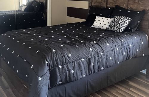 Mora Apartment | 7 mi to Mo state fair/ countryside apartment