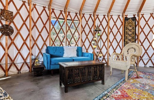 Lava Hot Springs Apartment | 7 mins from Lava Hot Springs-Thailand Themed Yurt
