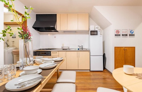 Konohana House | 7 mins from USJ1 mins walk from Nishikujo Station2023 renovationJapanese modern houseWIFIMax 11 - Nishikujo House/Osaka Ōsaka