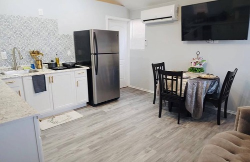 Eagle Pass Cabin | 7 minutes to the Lucky Eagle Casino! Cozy brand new Cabin.