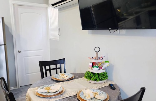 Eagle Pass Cabin | 7 minutes to the Lucky Eagle Casino! Cozy brand new Cabin.