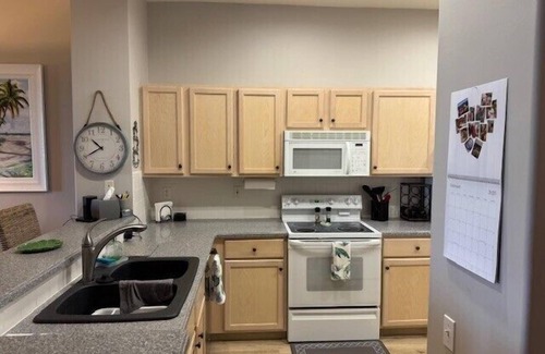 Tropical Cove Condo | 7 Palms at Lexington CC Golf Village