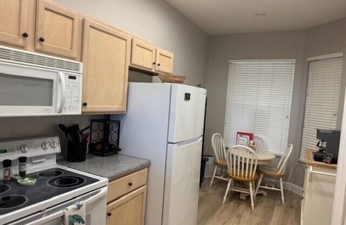 Tropical Cove Condo | 7 Palms at Lexington CC Golf Village