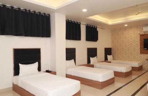 Jabalpur Hotel | 7 VACHAN LAWNS AND BANQUET