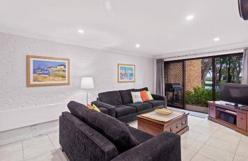 Nelson Bay Apartment | 70 m² Apartment ∙ 2 bedrooms ∙ 7 guests