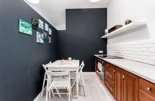 Wlochy Apartment | 70 m² Apartment ∙ 2 bedrooms ∙ 8 guests