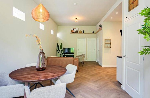Weesperzijde Apartment | 70 m² Apartment ∙ 2 bedrooms ∙ 4 guests