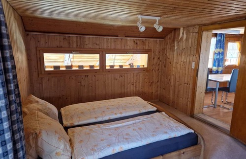 Zweisimmen Apartment | 70 m² Apartment ∙ 1 bedroom ∙ 6 guests