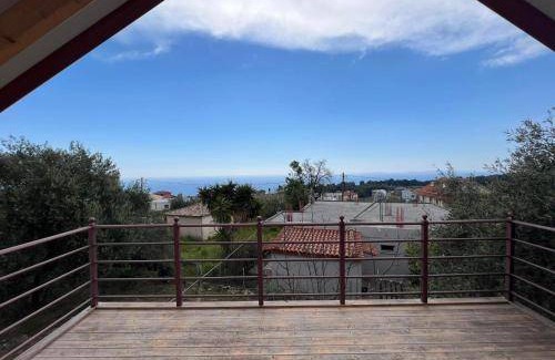 Loutsa House | 70 m² House ∙ 2 bedrooms ∙ 5 guests