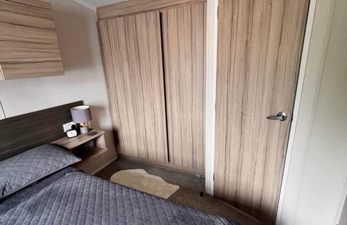Hamworthy Cabin | 70 m² Lodge ∙ 2 bedrooms ∙ 6 guests