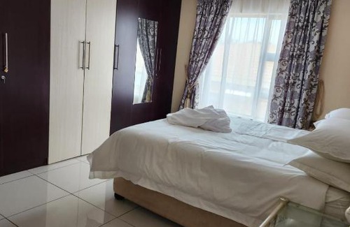 Kimberley House | 70 on Aviva Bed and Go