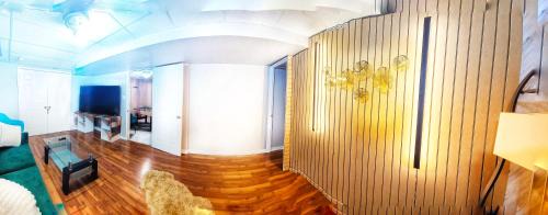 Richmond Hill House | 70 percent Off Luxurious Hot Tub,Sauna, 2000Sqft of Private