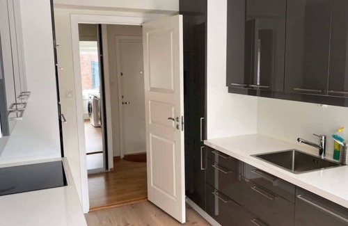Bergen City Centre Apartment | 700 m to Aquerium 6th Floor with Elevator - Value!