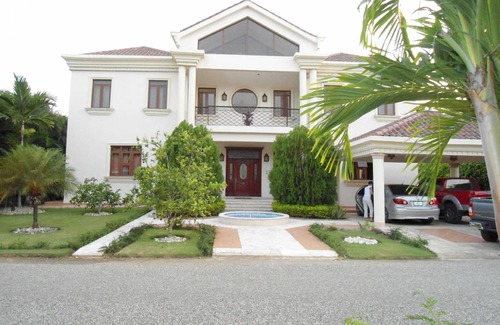Juan Dolio House | 700 m² House ∙ 5 bedrooms ∙ 10 guests