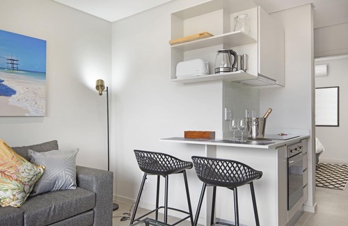 Windermere Apartment | 707@2SIX2 Florida Road