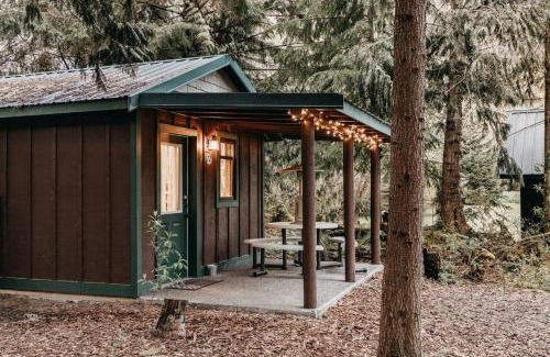 Maple Falls House | 72MF - Rustic - Pets Ok - Sleeps 2 cabin