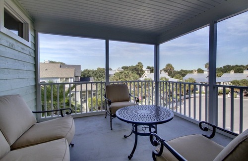 Isle of Palms House | 73 Grand Pavilion by AvantStay | Corner Lot, Porch