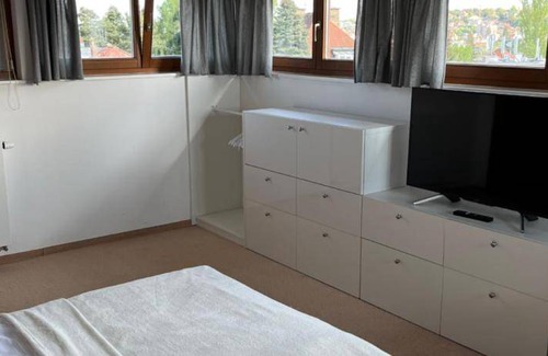 Hanspaulka Apartment | 73 m² Apartment ∙ 2 bedrooms ∙ 4 guests