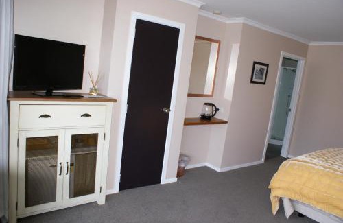 Leamington House | 73 Milton Accommodation