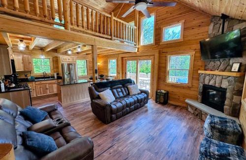 Bethlehem House | 73R 73R Brand new log home on quiet side