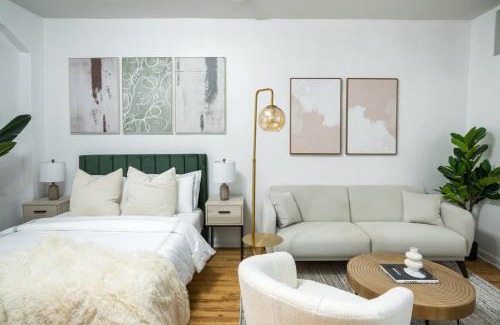 Central Park West Apartment | 74-1A New Studio in Prime UWS - GYM In Building
