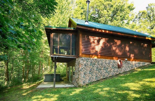 Rockbridge Cabin | 74 m² Cabin ∙ 2 bedrooms ∙ 4 guests