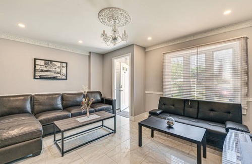 South Valley Stream House | 74 m² House ∙ 2 bedrooms ∙ 6 guests