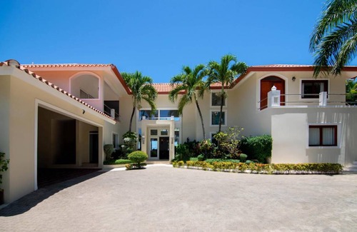 Playa Chiquita Villa | 743 m² Villa ∙ 7 bedrooms ∙ 18 guests