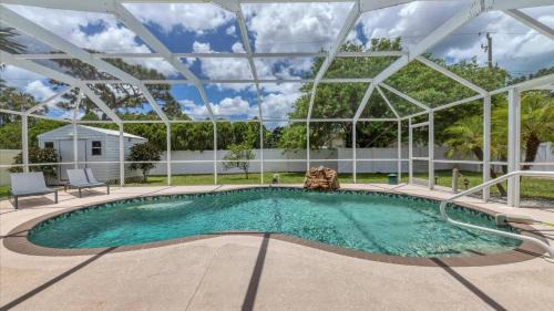 Englewood East House | 7483 Ebro