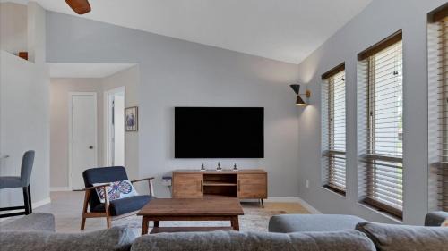 Englewood East House | 7483 Ebro