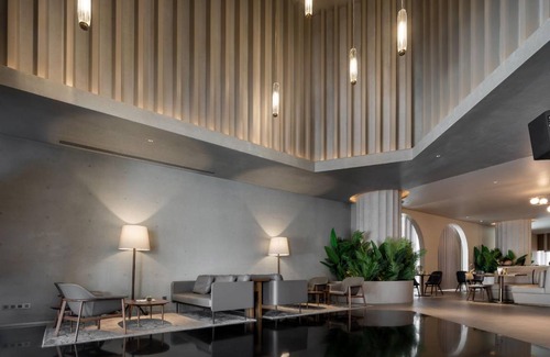 Zhengdong New Area Hotel | 75 m² Hotel ∙ 4 guests