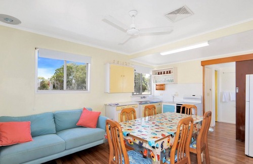 Woodgate House | 75 The Esplanade: 1 BR, 1 BA House in Woodgate, Sleeps 6