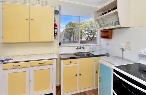 Woodgate House | 75 The Esplanade: 1 BR, 1 BA House in Woodgate, Sleeps 6