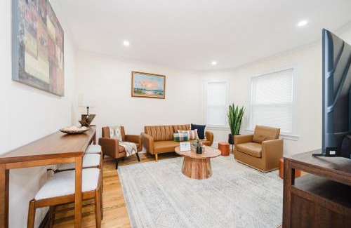 Ashmont Apartment | 76-2 5BR Cozy Apartment in Boston