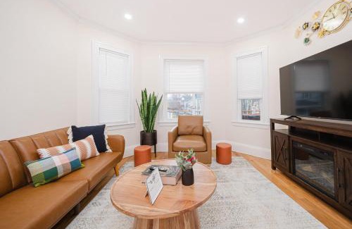 Ashmont Apartment | 76-2 5BR Cozy Apartment in Boston
