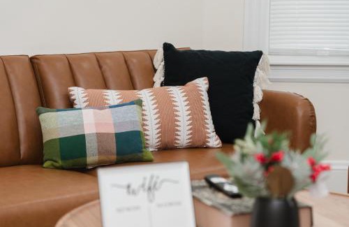 Ashmont Apartment | 76-2 5BR Cozy Apartment in Boston