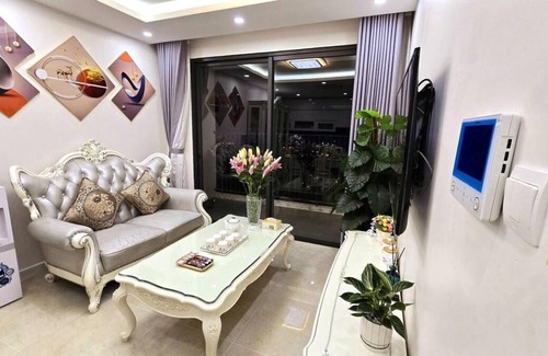 Trung Hoa Nhan Chinh Apartment | 76 m² Apartment ∙ 2 bedrooms ∙ 4 guests