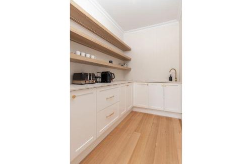 Red Head House | 76 Red Head Rd