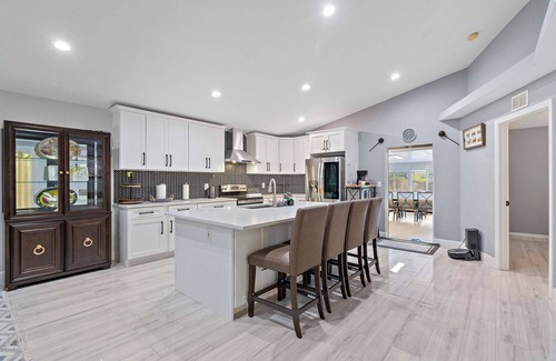 Pinellas Park House | 76th Av Pinellas Park Centralized & Spacious House
