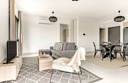 Agios Athanasios Apartment | 77 m² Apartment ∙ 3 bedrooms ∙ 6 guests