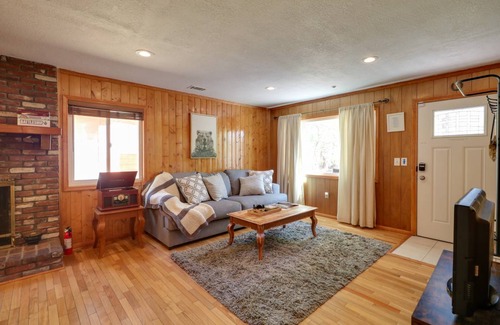 Wrightwood House | 78 m² House ∙ 2 bedrooms ∙ 4 guests
