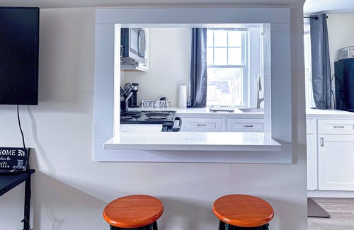 Norwich Apartment | 79-4 spacious studio Walk to backus hospital and downtown
