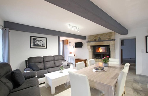 Montaigu-la-Brisette House | 79 m² Gîte ∙ 2 bedrooms ∙ 5 guests