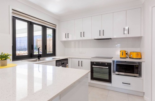 Taroomball House | 7A Lakeside Dve - Duplex just a short drive to everything
